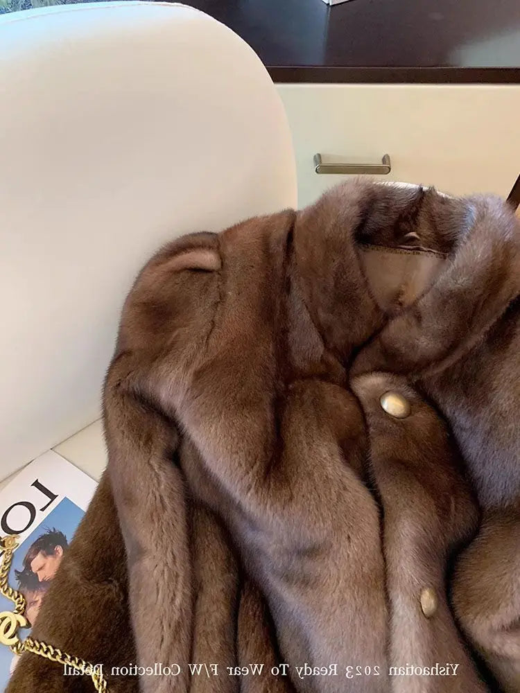 Women's Luxury Vintage Plush Faux Fur Coat Eco-Friendly Mink Style Integrated Winter Outerwear Elegant Warm Jacket