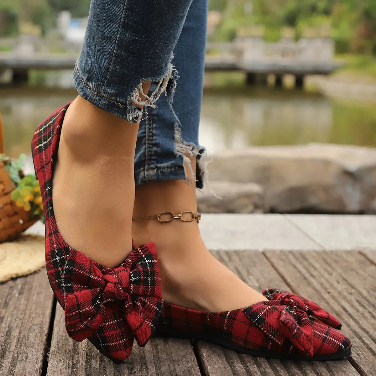 Retro Red Plaid Fashion Women Shoes New Pointed Toe Women's Flats Shoes Light and Comfortable Ladies Single Shoes